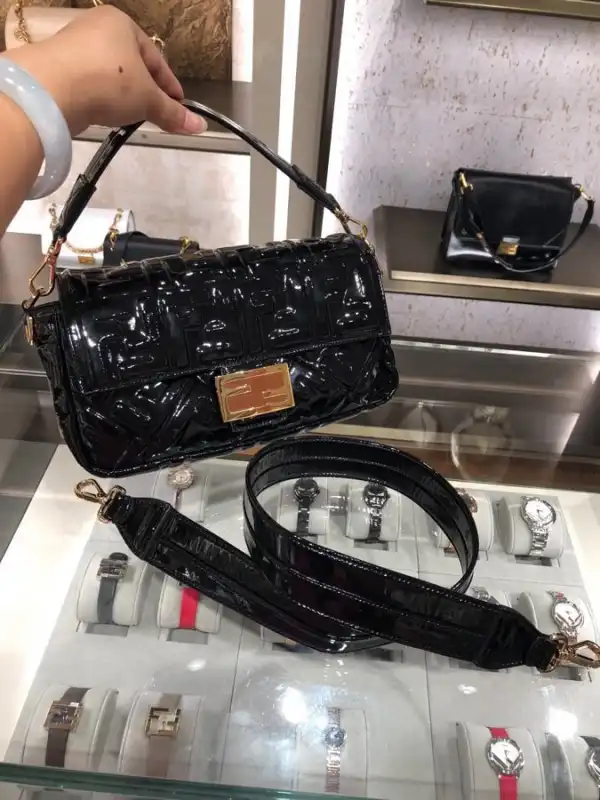 FENDI BAGUETTE