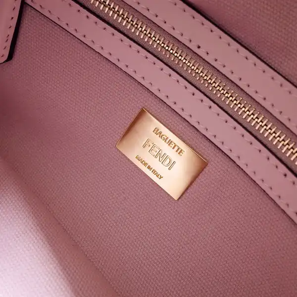 First bag ru FENDI BAGUETTE