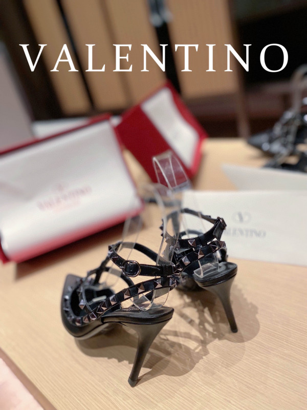 HOT SALE VALENTINO ROCKSTUD SANDAL