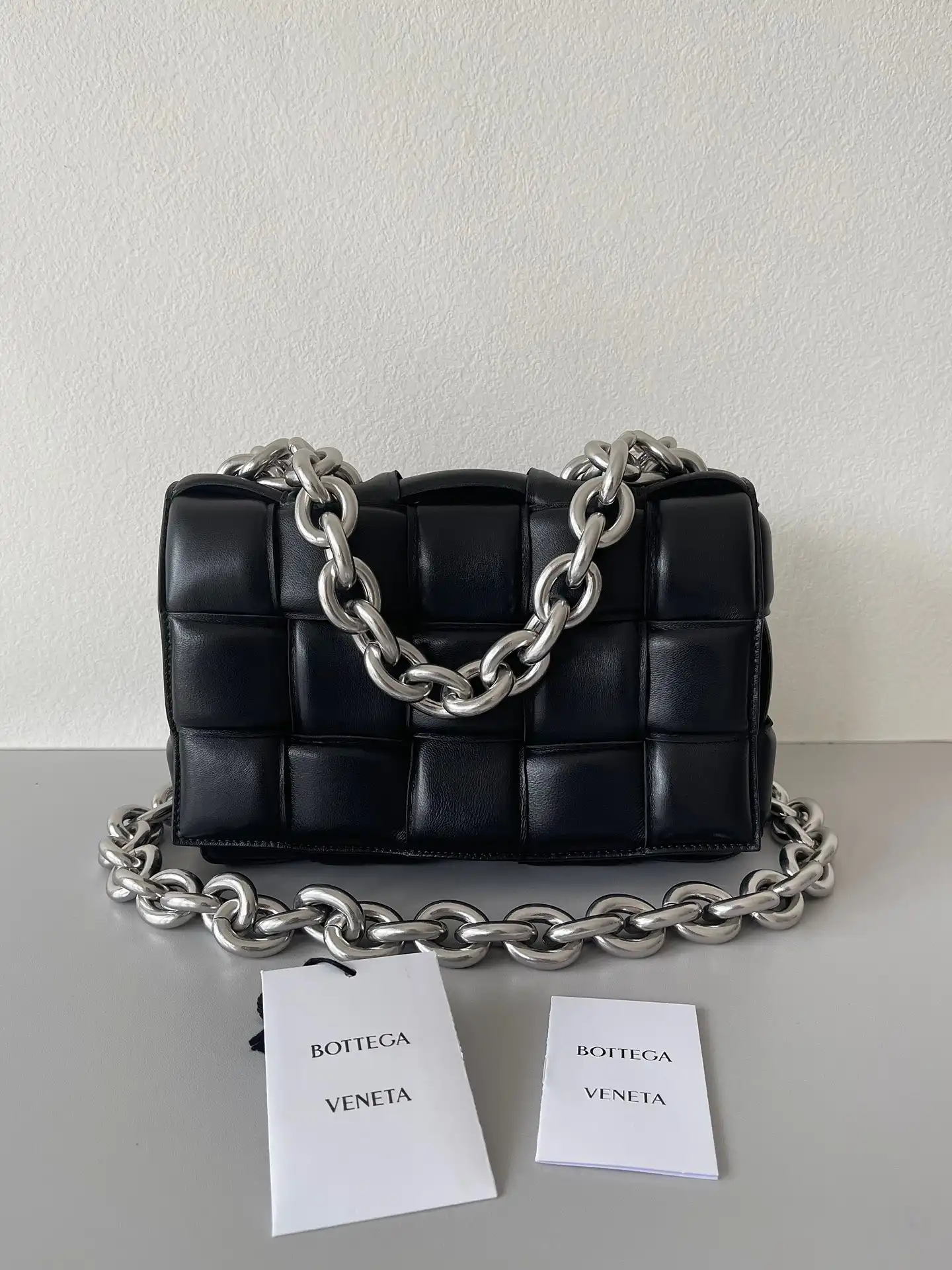 First Bag Ru BOTTEGA VENETA THE CHAIN CASSETTE