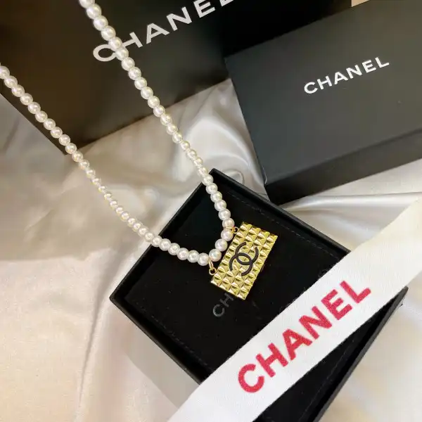 CHANEL NECKLACE