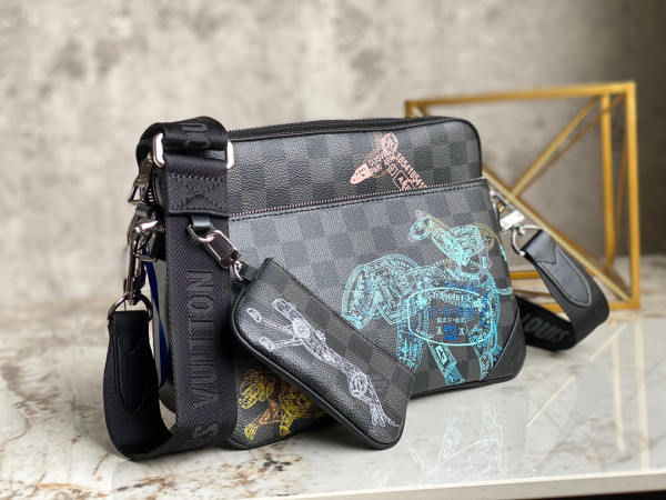 [FREE SHIPPING] LOUIS VUITTON TRIO MESSENGER