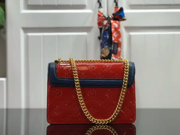 Firstbag Ru LOUIS VUITTON WYNWOOD