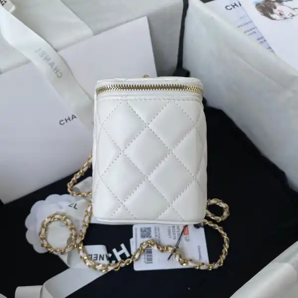 Bagsoffer yupoo CL CLUTCH WITH CHAIN