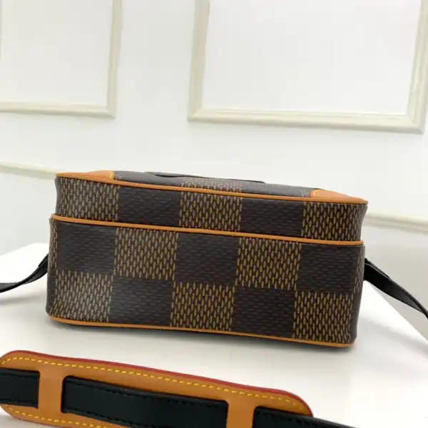 Frstbag ru LOUIS VUITTON NANO AMAZONE MESSENGER