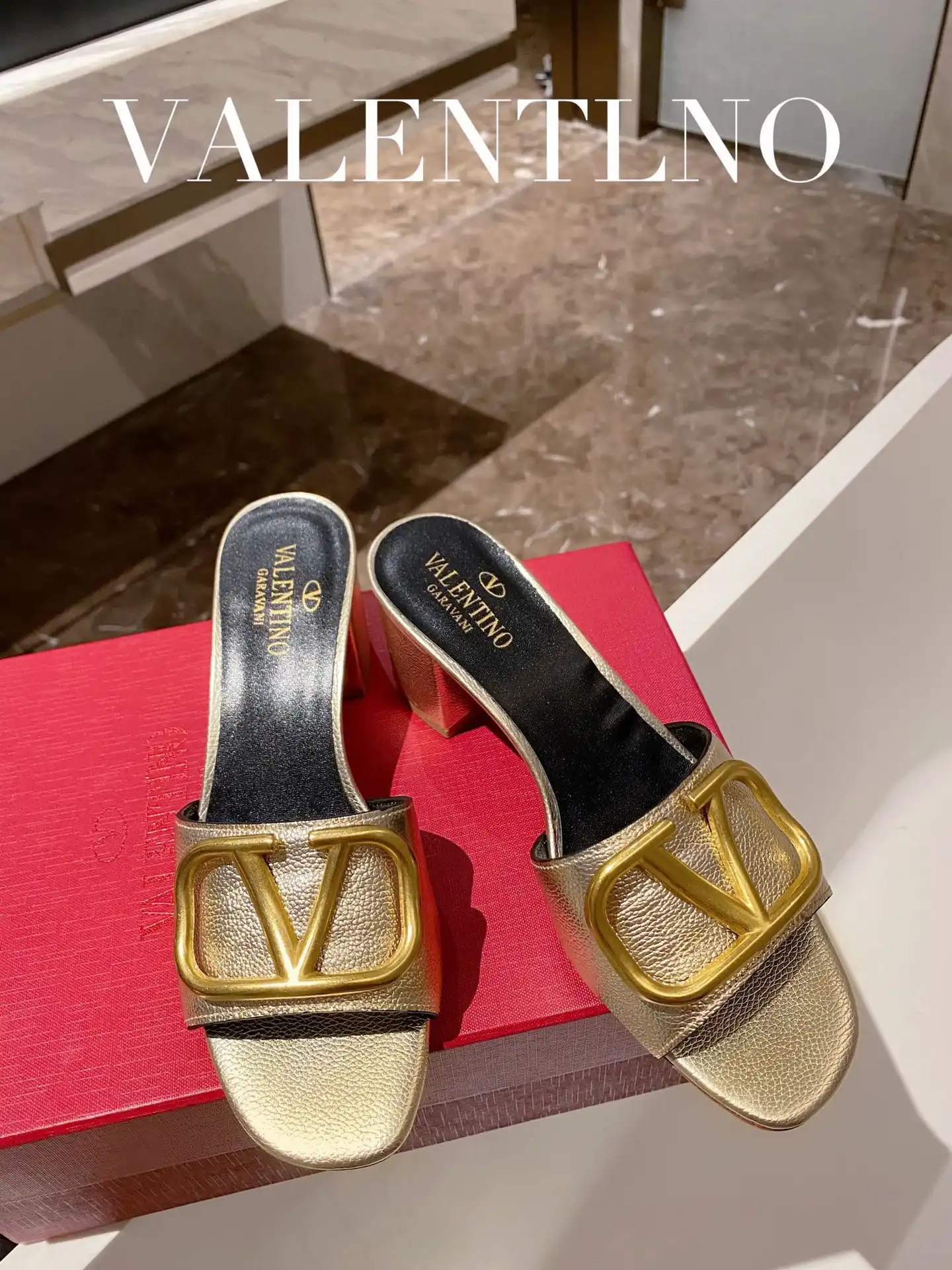 VALENTINO VLOGO SIGNATURE SLIDE SANDAL