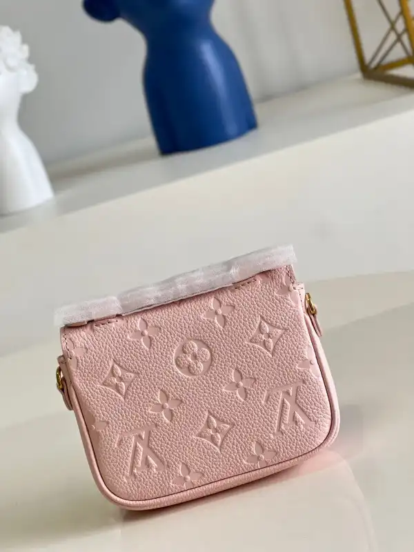 First bag ru Louis Vuitton MICRO METIS