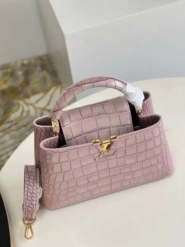 Firstbag Ru LOUIS VUITTON CAPUCINES BB