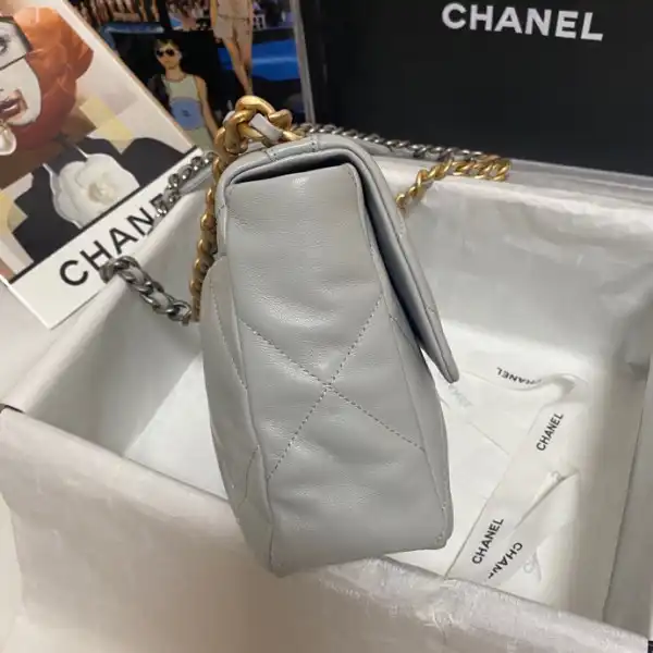 CHANEL 19 FLAP BAG