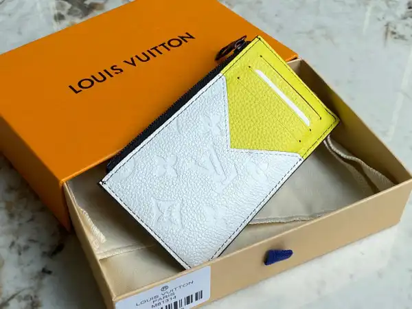 TO LOUIS VUITTON CC HOLDER