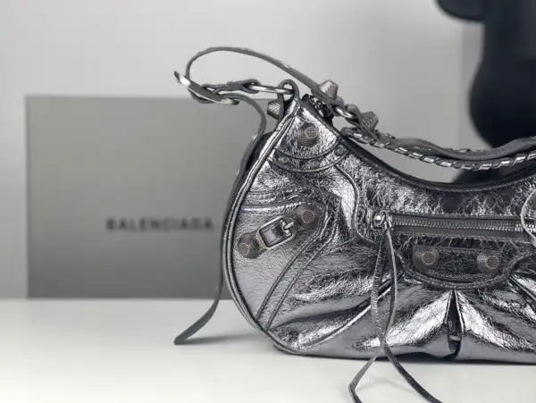 BALENCIAGA WOMEN'S LE CAGOLE SMALL SHOULDER BAG