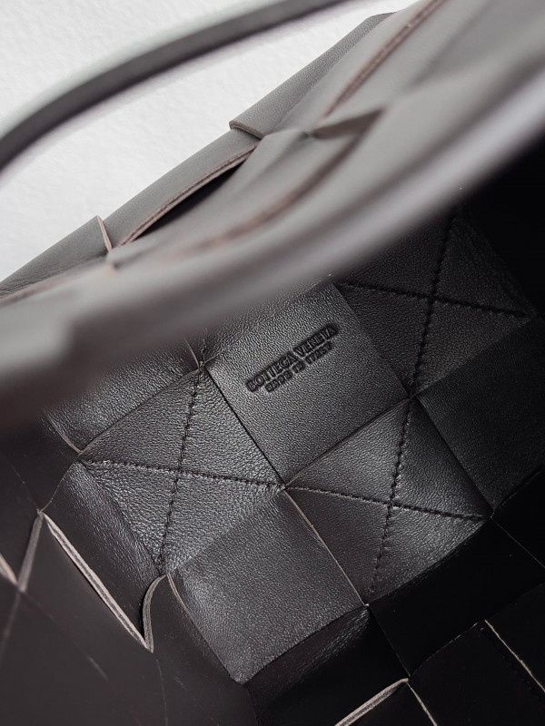 HOT SALE BOTTEGA VENETA Cassette Bucket Bag