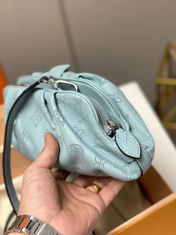 First bag ru LOUIS VUITTON SCALA MINI POUCH