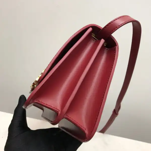 Yupoo bagsoffer BURBERRY SMALL TB Bag