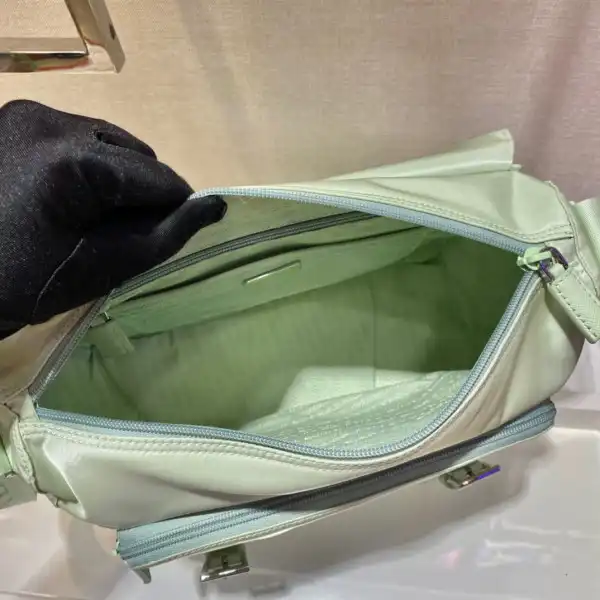 Bagsoffer PRADA Medium Nylon Shoulder Bag