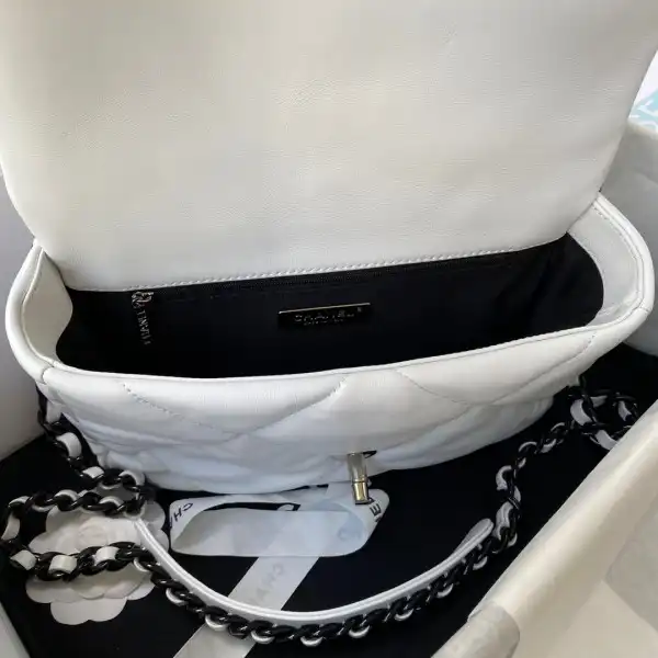 First bag ru CHANEL 19 FLAP BAG 26cm 30cm