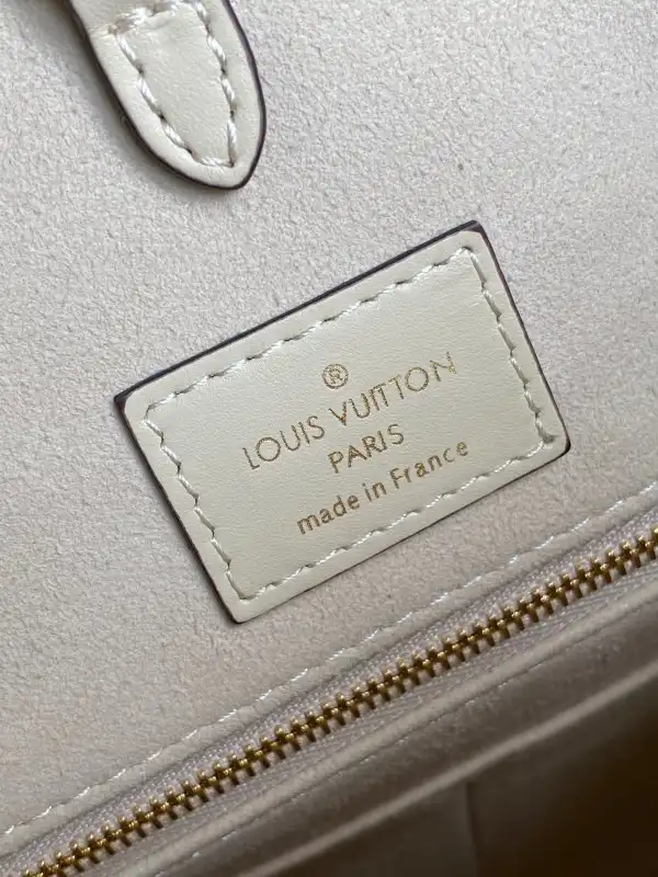 AAA Pruses Bags LOUIS VUITTON ONTHEGO MM