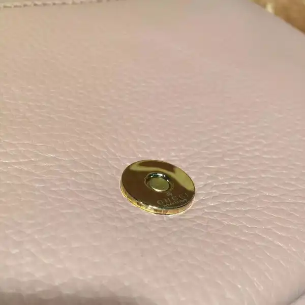 Affordable Gucci soho chain bag