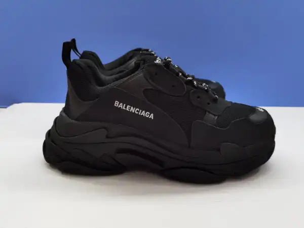 BALENCIAGA TRIPLE S