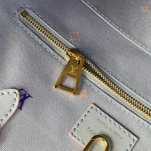 First bag ru LOUIS VUITTON ONTHEGO MM