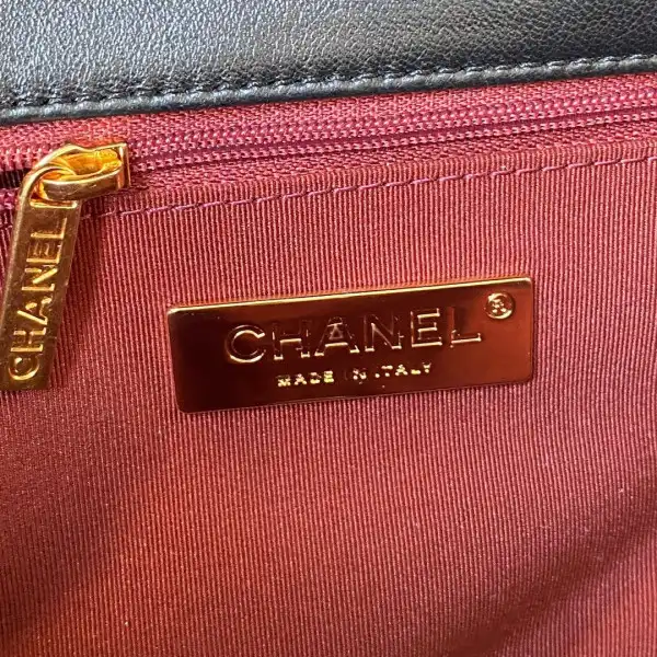 CHANEL 19 FLAP BAG