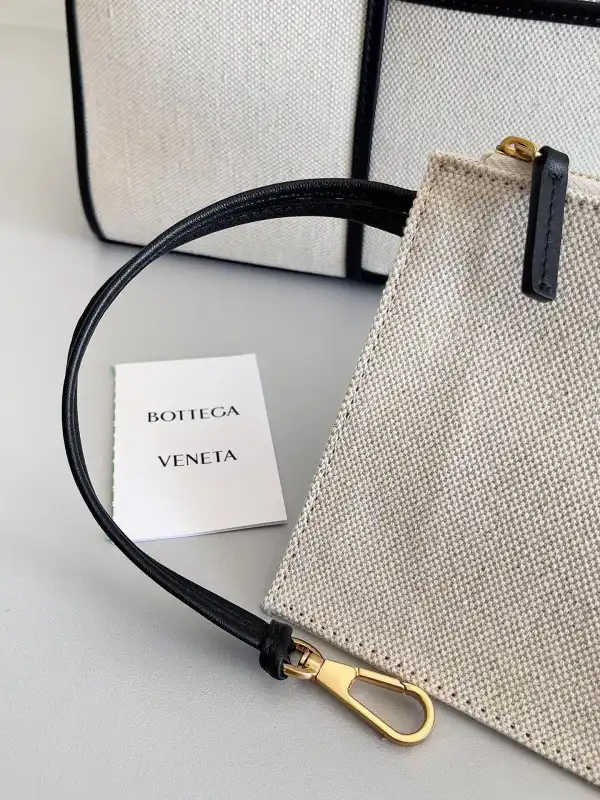 BOTTEGA VENETA Arco MEDIUM Tote