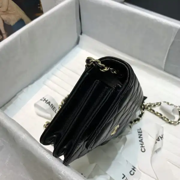 CHANEL MINI WALLET ON CHAIN