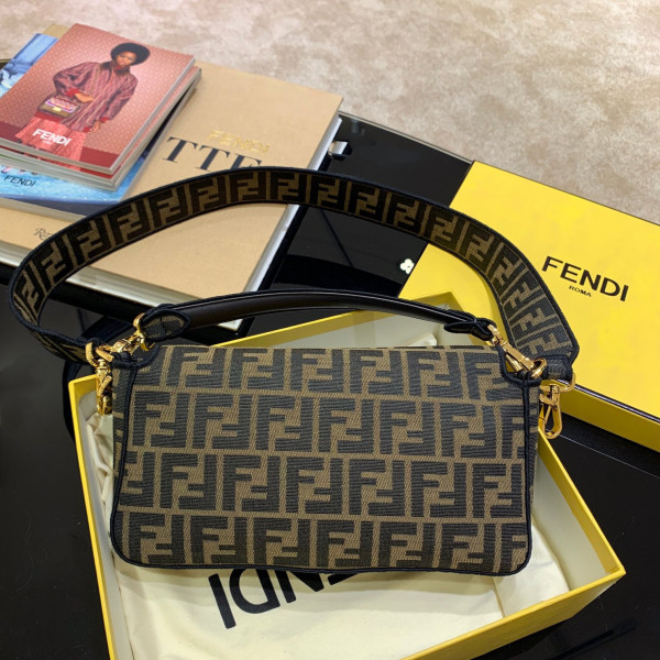 HOT SALE FENDI BAGUETTE