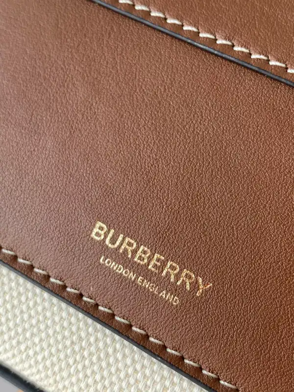 First Bag Ru BURBERRY MICRO Pocket Bag