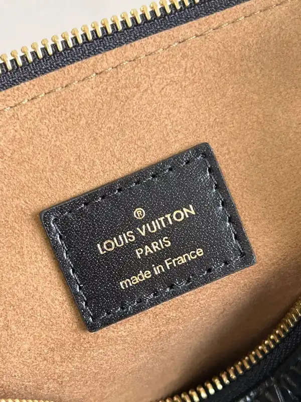 First bag ru LOUIS VUITTON COUSSIN PM