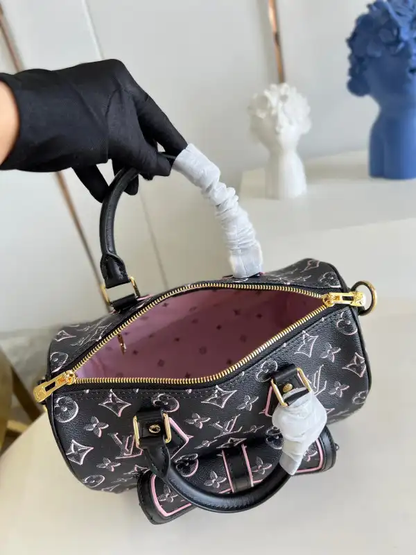 You get luxury for less. Shop now for the best deals on fake Louis bags. LOUIS VUITTON SPEEDY BANDOULIÈRE 25