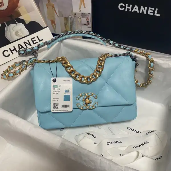 CHANEL 19 FLAP BAG