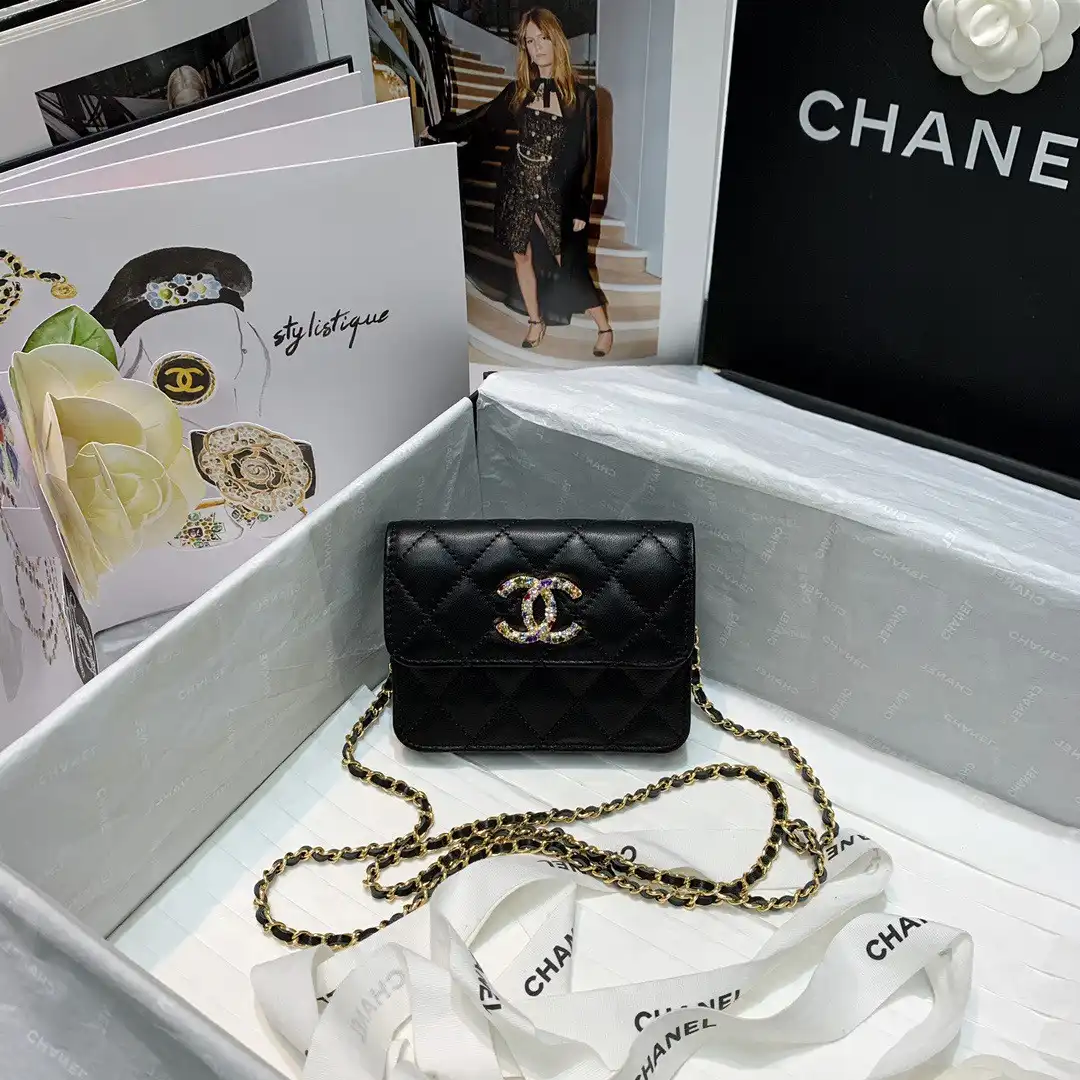 CHANEL CHANELUTCH WITH CHAIN