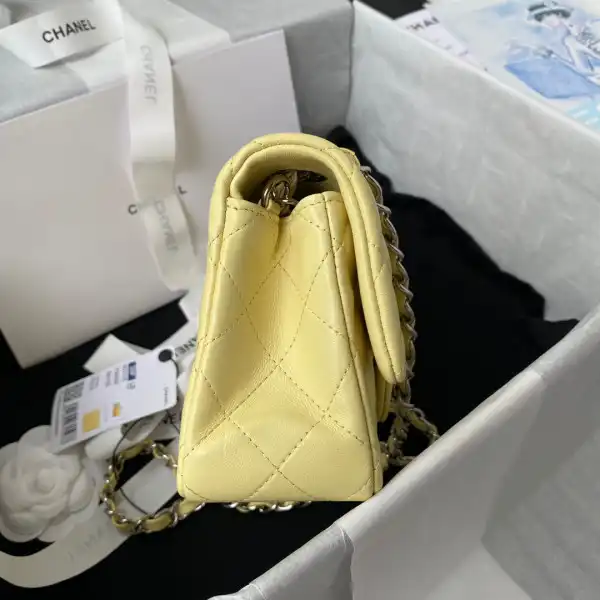 CHANEL FLAP BAG 20CM