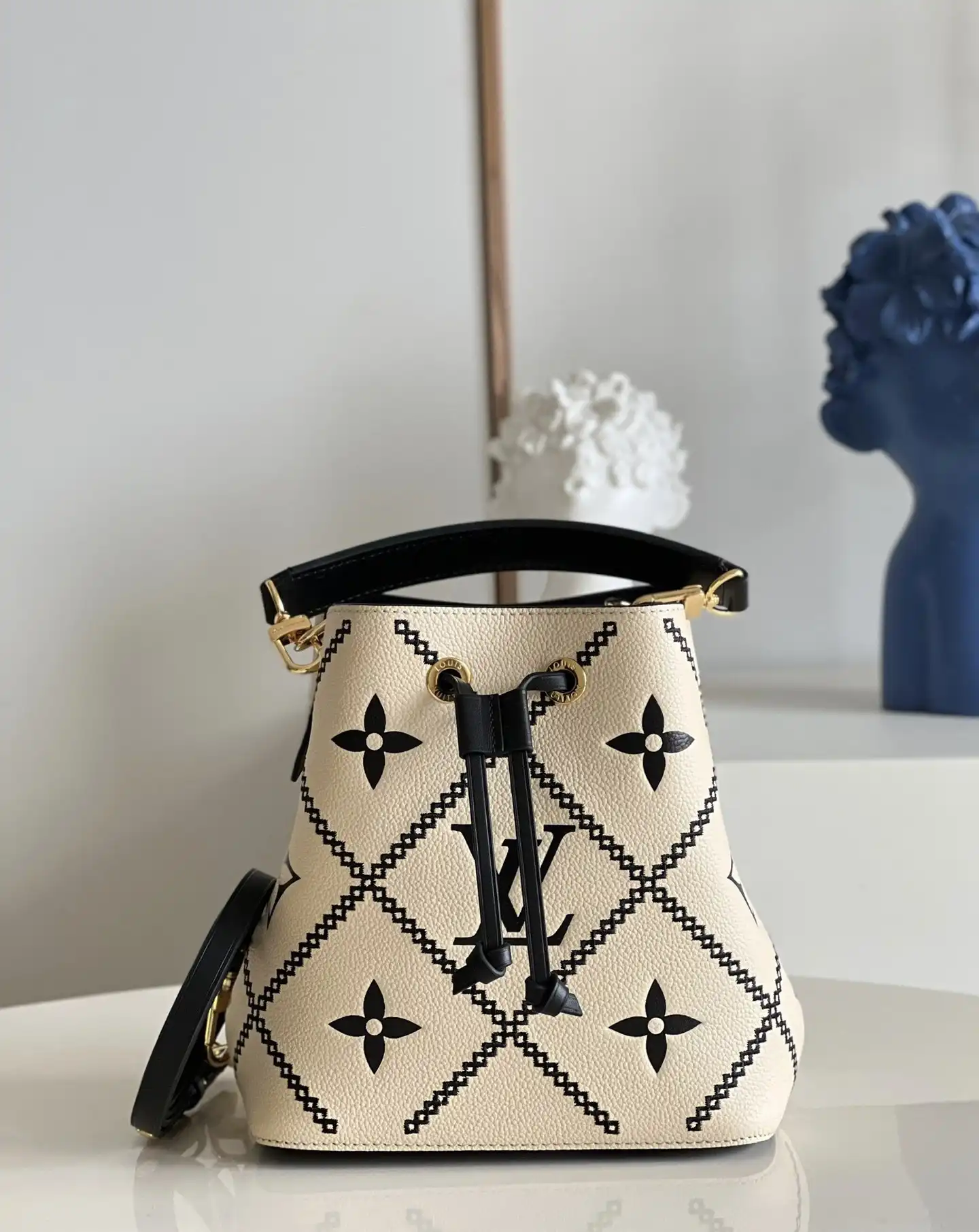 Rep LOUIS VUITTON NÉONOÉ BB