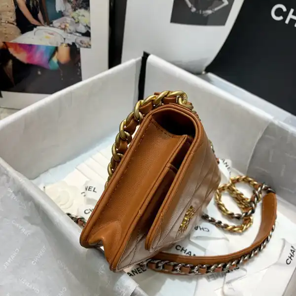 Bagsoffer yupoo CL19 WALLET ON CHAIN