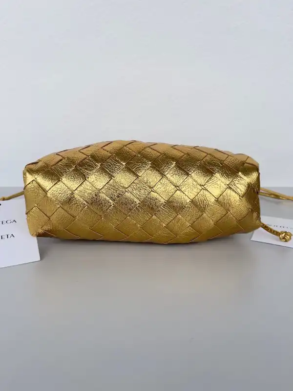 BOTTEGA VENETA MINI POUCH