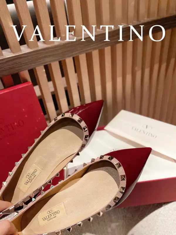 Yupoo bagsoffer VALENTINO ROCKSTUD FLAT