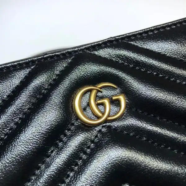 Cheap GUCCI GG Marmont matelassé medium shoulder bag