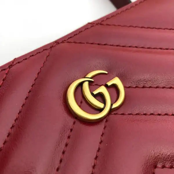 GUCCI GG Marmont matelassé medium shoulder bag