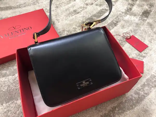 VALENTINO GARAVANI VSLING SHINY CALFSKIN SHOULDER BAG