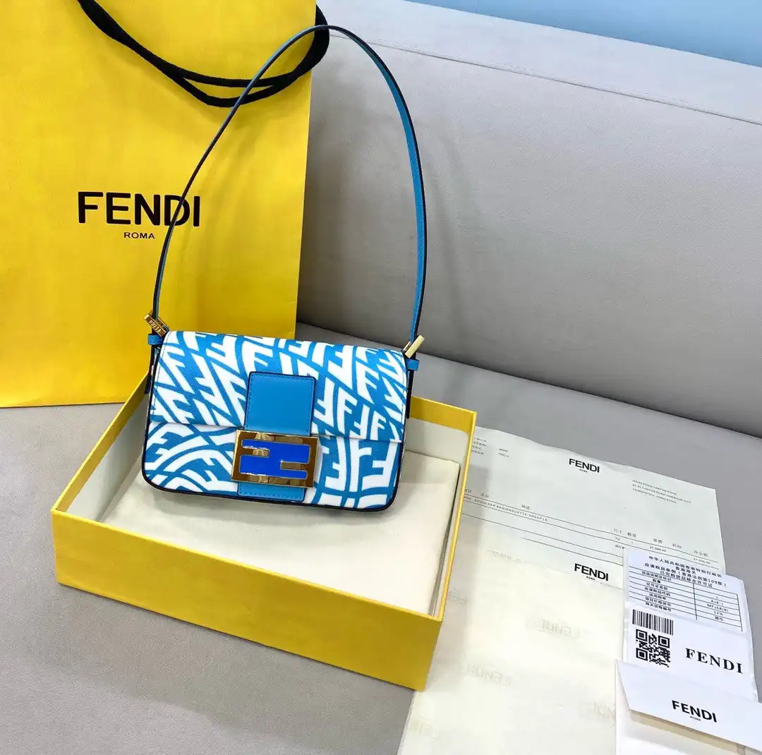 FENDI MINI BAGUETTE 1997