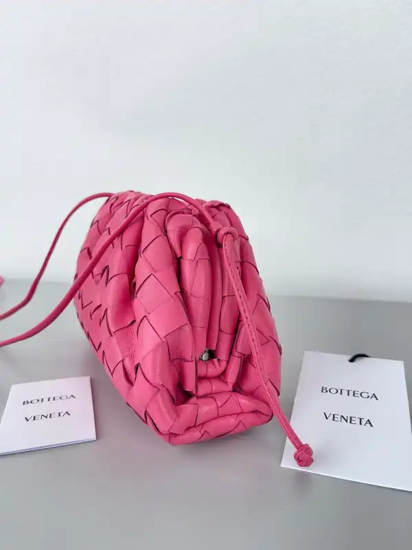 BOTTEGA VENETA MINI POUCH