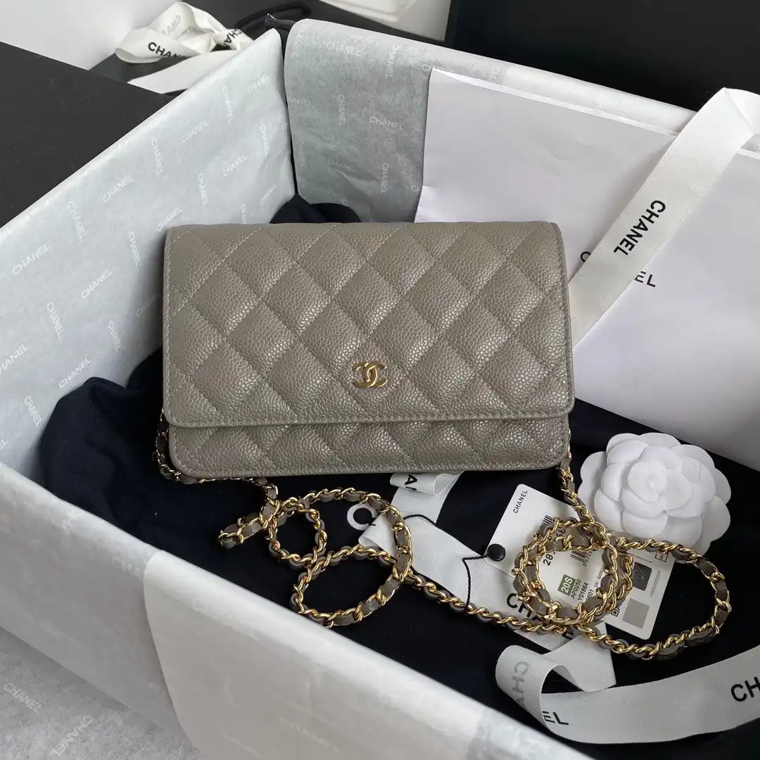 First bag ru CHANEL CHAIN WALLET CAVIAR NEW EDITION