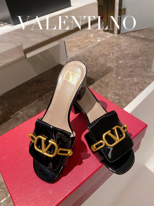 HOT SALE VALENTINO VLOGO SIGNATURE SLIDE SANDAL