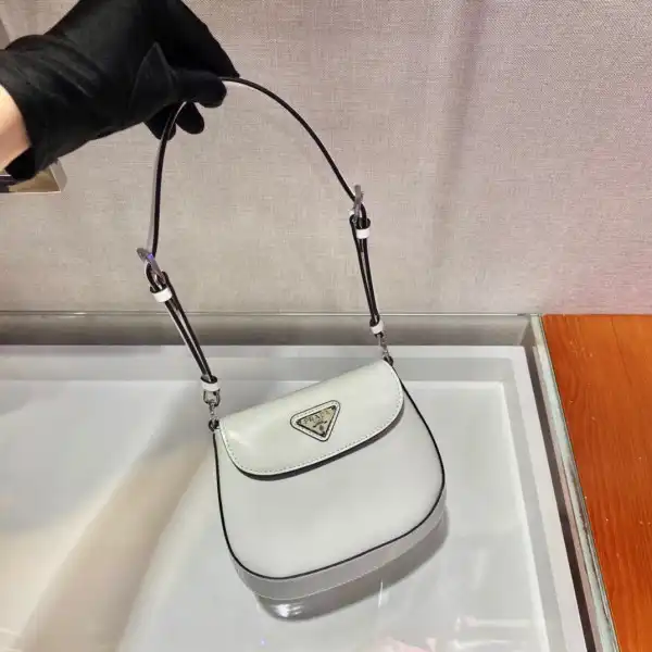 First bag ru Prada CHANELeo mini bag