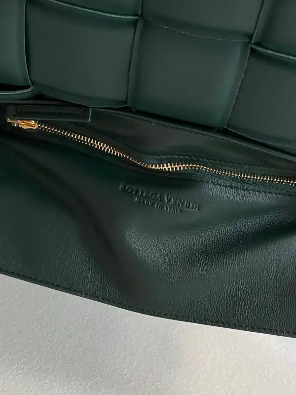 Affordable BOTTEGA VENETA CASSETTE