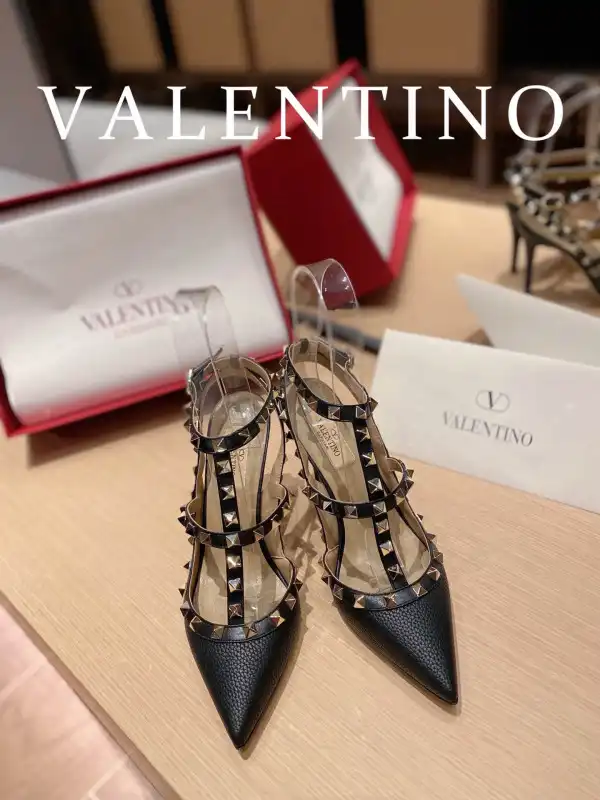 First bag ru VALENTINO ROCKSTUD SANDAL