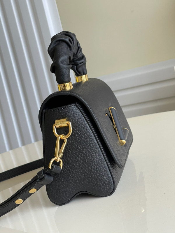 HOT SALE LOUIS VUITTON TWIST PM