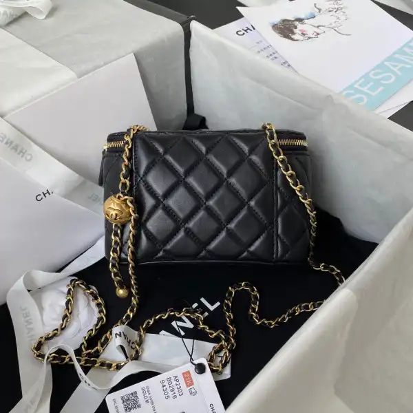 Firstbag Ru CHANEL CHANELUTCH WITH CHAIN